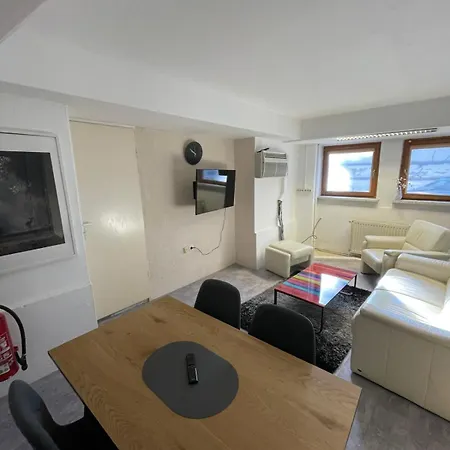 Civ-fewo Apartment